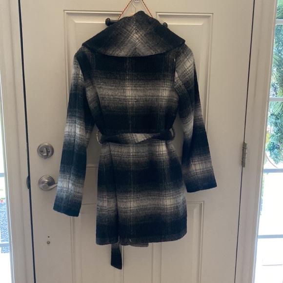 Jessica Simpson coat - Picture 3 of 4